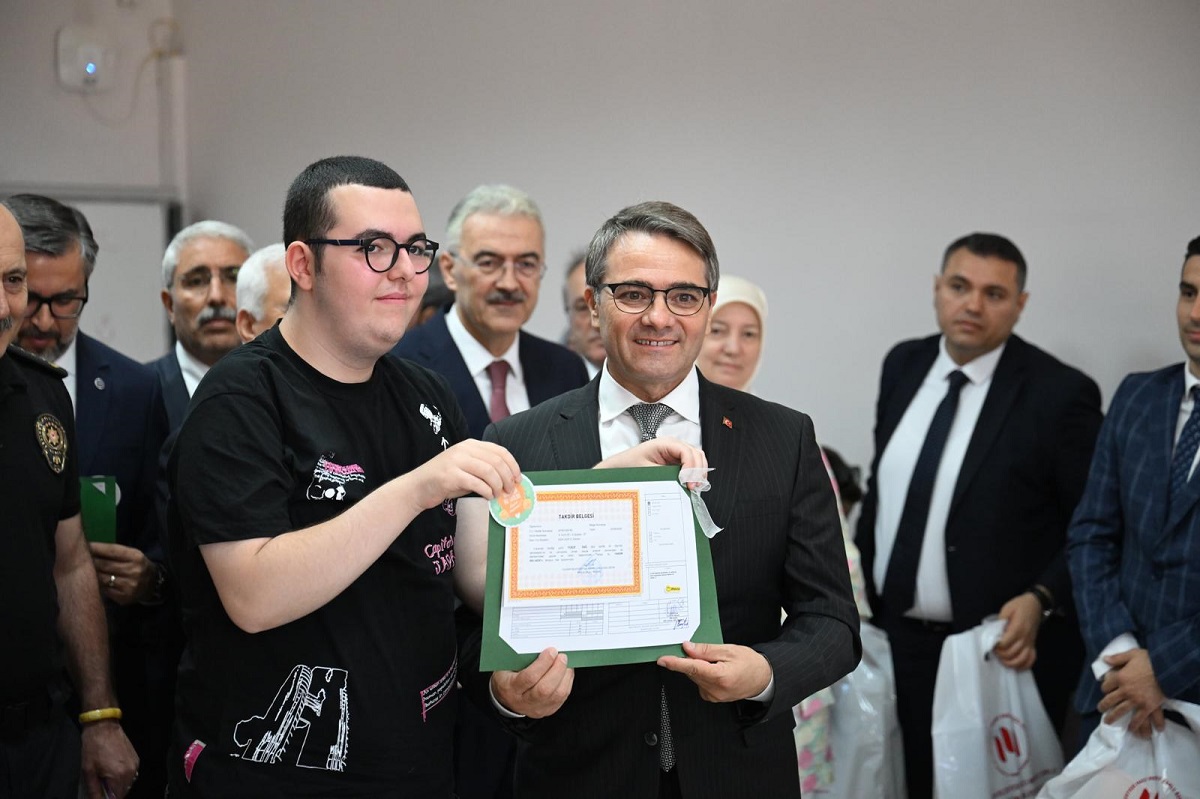 Öğrencilerimizin Karne Sevincine Ortak Olduk